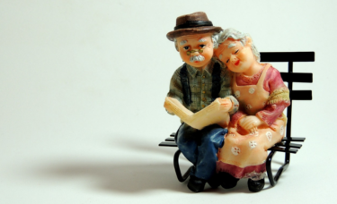 老後に必要な資金はいくら？持ち家がある老後の夫婦の支出平均は？